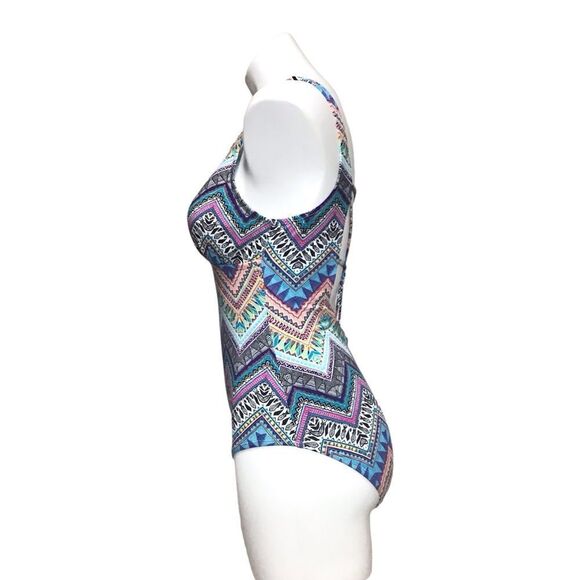 Liz Claiborne One Piece Cutout Swimsuit Size 6 - Picture 2 of 12